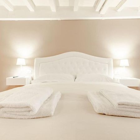 Amazing Apartment In Piazza Santa Croce Firenze Luaran gambar