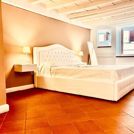 Amazing Apartment In Piazza Santa Croce Firenze Luaran gambar
