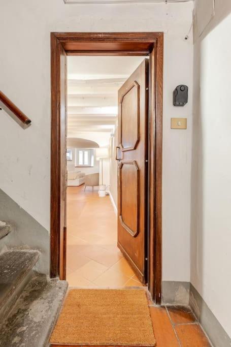 Amazing Apartment In Piazza Santa Croce Firenze Luaran gambar